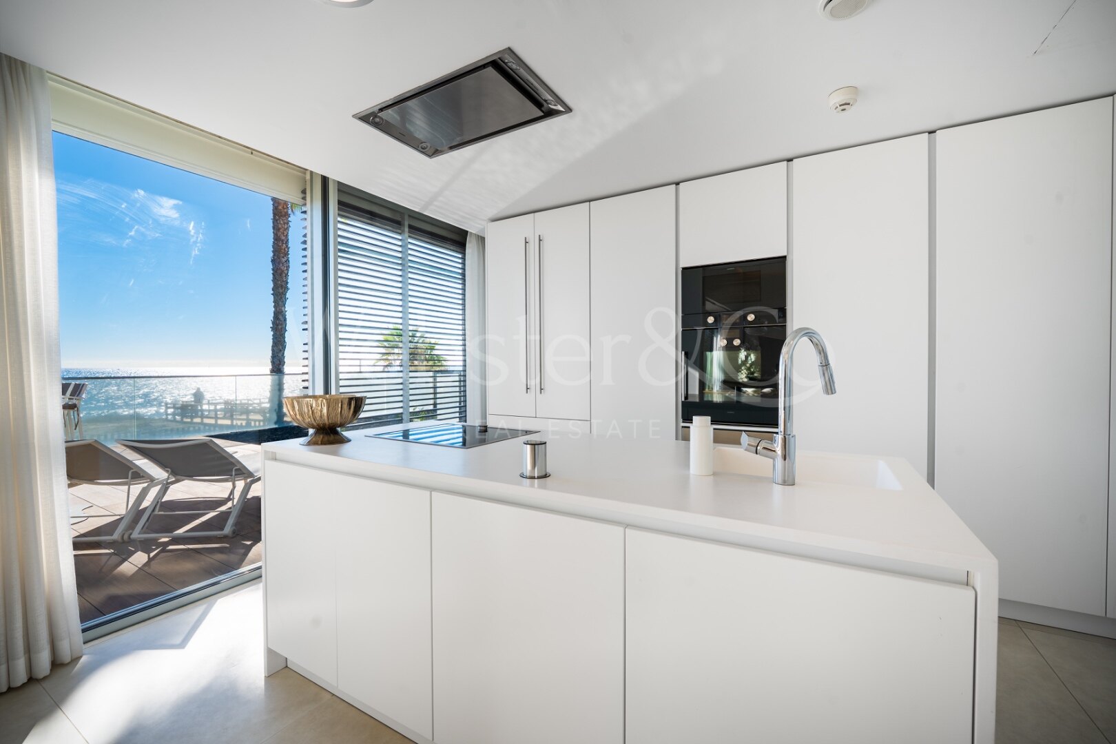 Casa Azul - Beach Front Luxury in Estepona