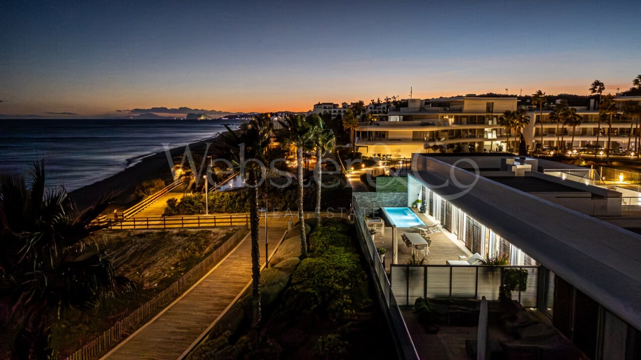 Casa Azul - Beach Front Luxury in Estepona