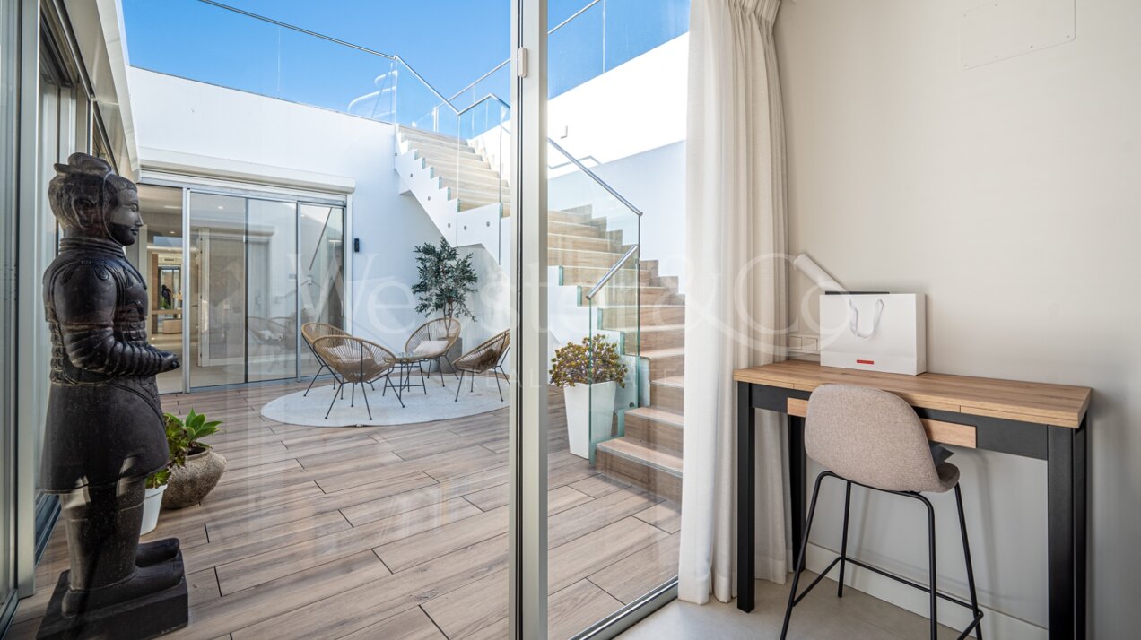 Casa Azul - Beach Front Luxury in Estepona