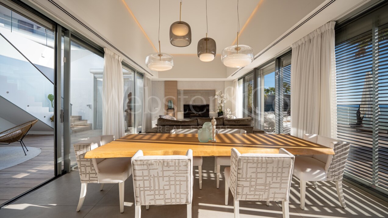 Casa Azul - Beach Front Luxury in Estepona