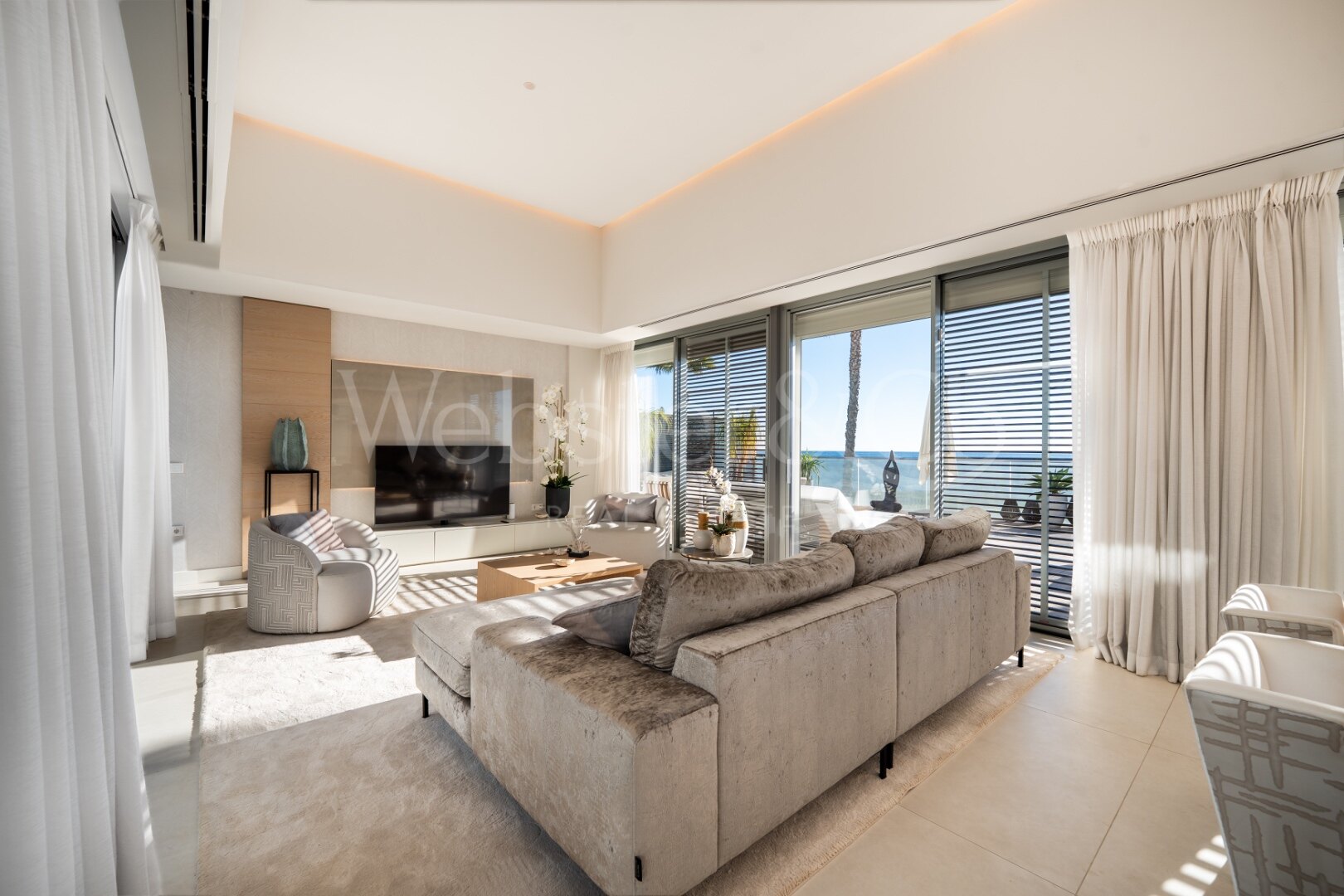 Casa Azul - Beach Front Luxury in Estepona