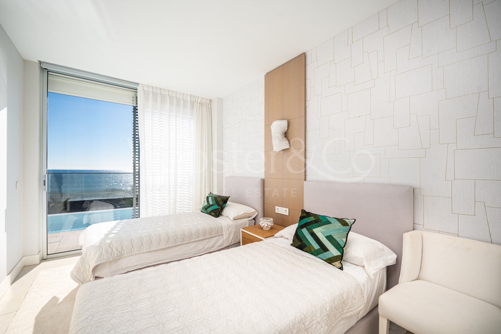 Casa Azul - Beach Front Luxury in Estepona