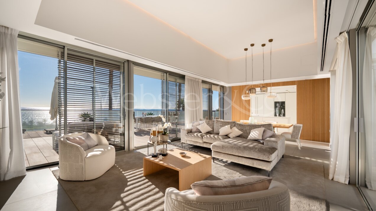 Casa Azul - Beach Front Luxury in Estepona