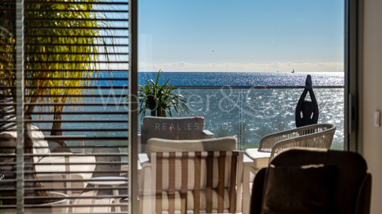 Casa Azul - Beach Front Luxury in Estepona