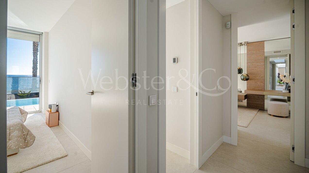 Casa Azul - Beach Front Luxury in Estepona