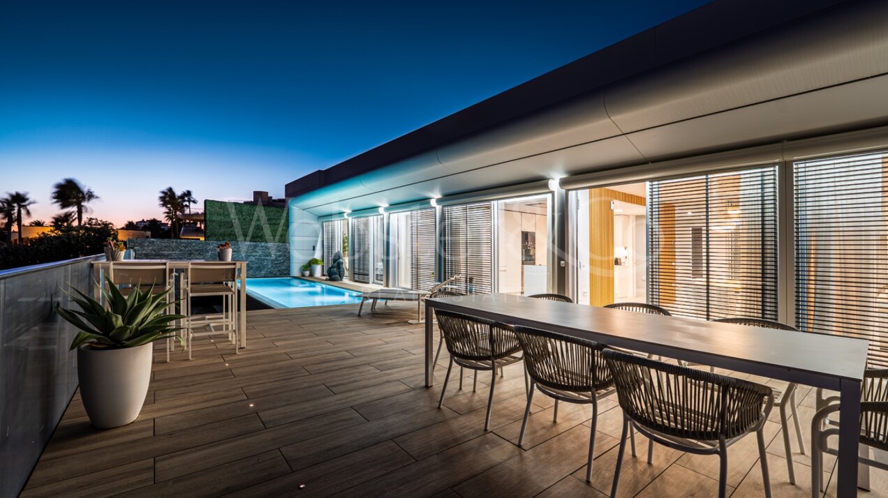 Casa Azul - Beach Front Luxury in Estepona