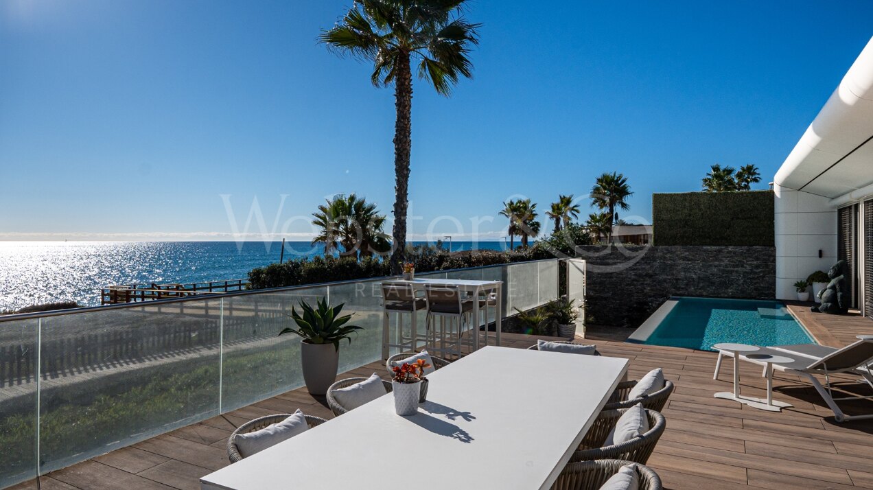 Casa Azul - Beach Front Luxury in Estepona