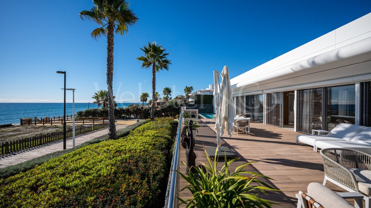 Casa Azul - Beach Front Luxury in Estepona