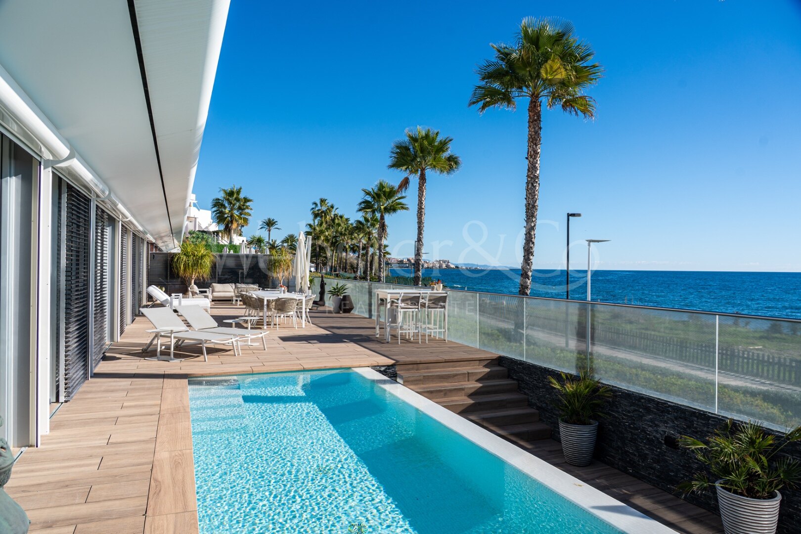 Casa Azul - Beach Front Luxury in Estepona