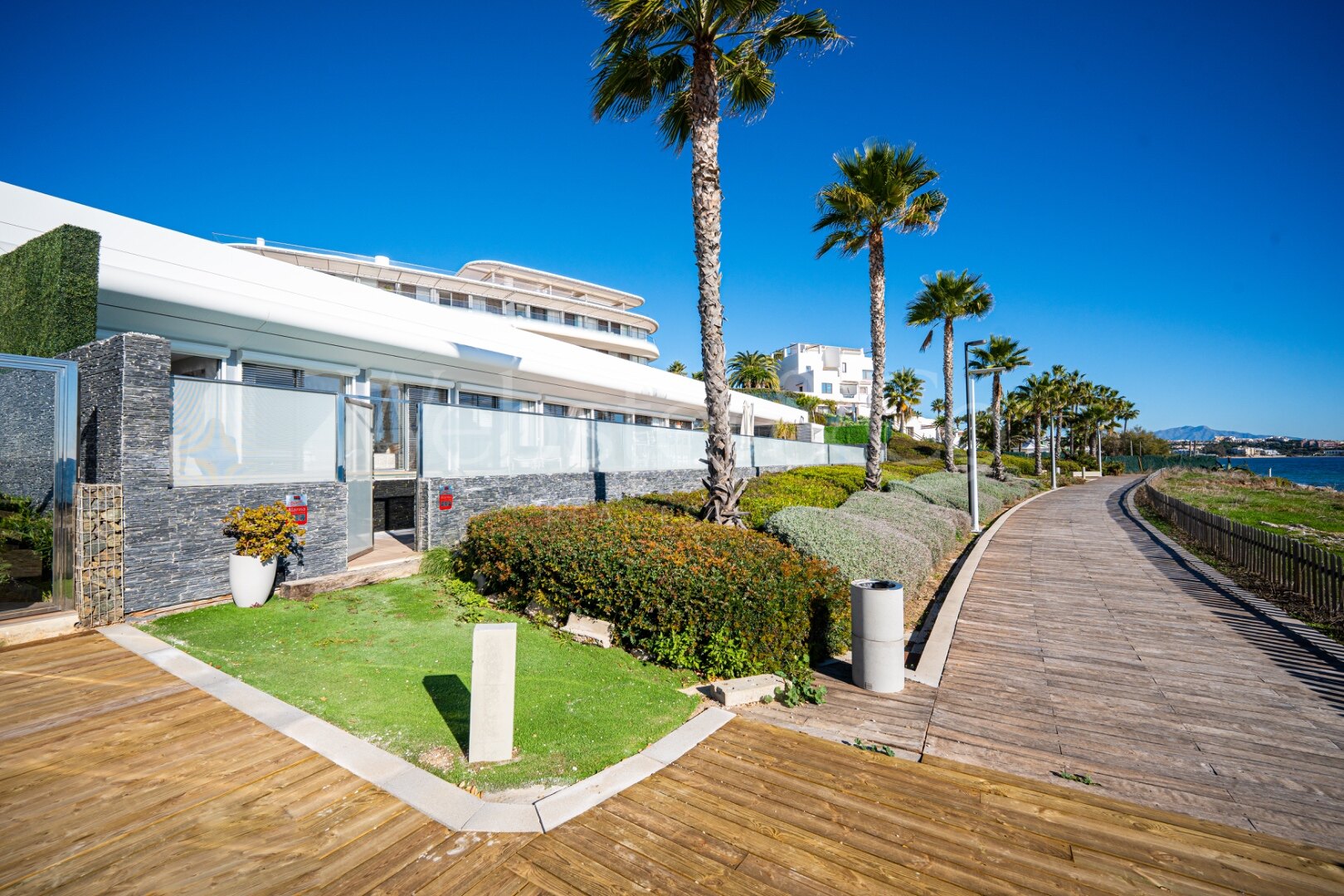 Casa Azul - Beach Front Luxury in Estepona