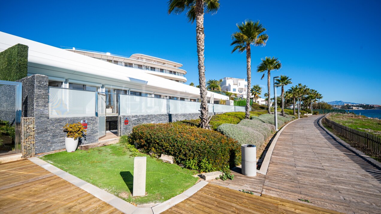 Casa Azul - Beach Front Luxury in Estepona