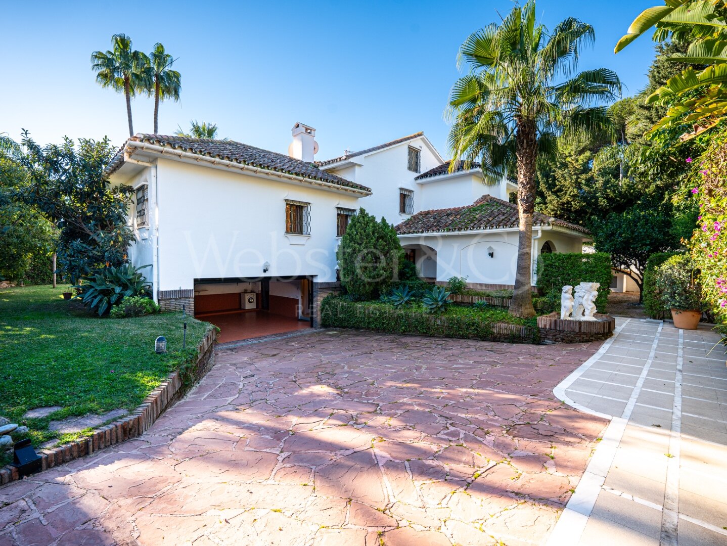 Villa La Fontana - Classical Luxury in Los Monteros
