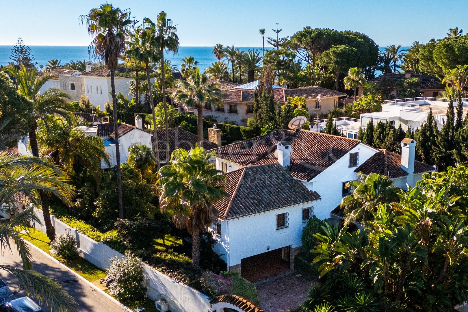 Villa La Fontana - Classical Luxury in Los Monteros