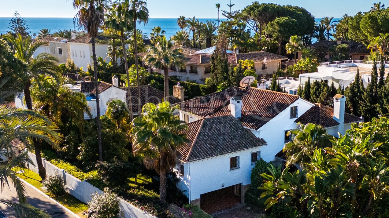 Villa La Fontana - Classical Luxury in Los Monteros