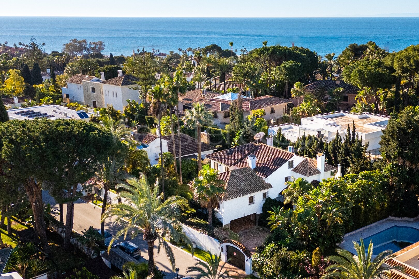 Villa La Fontana - Classical Luxury in Los Monteros
