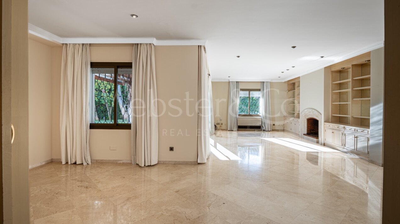 Villa La Fontana - Classical Luxury in Los Monteros