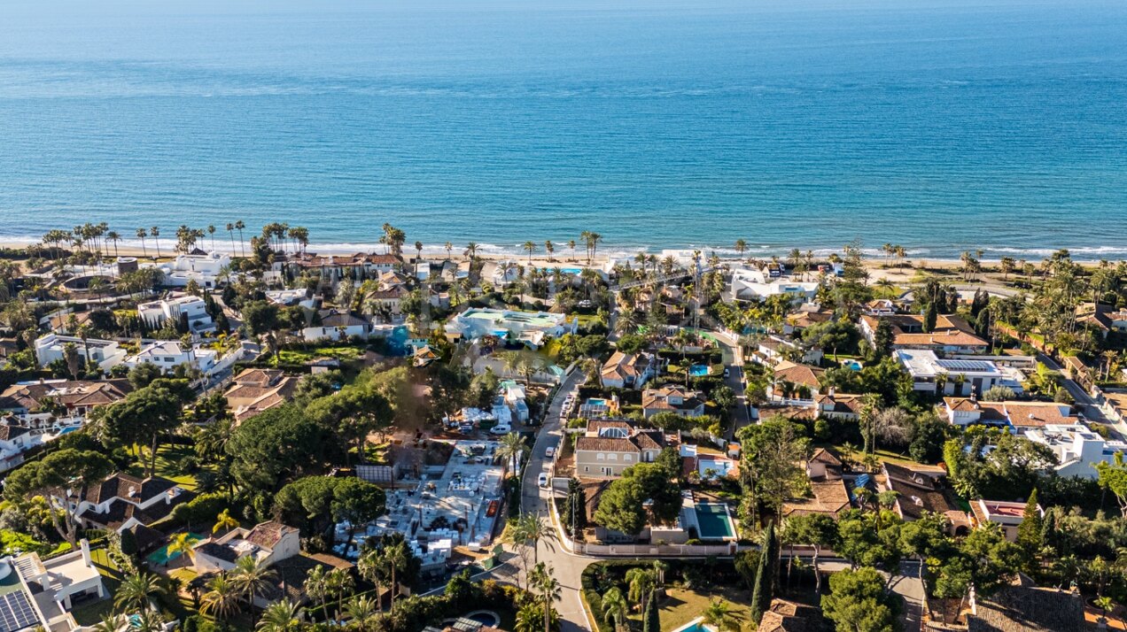 Villa La Fontana - Classical Luxury in Los Monteros