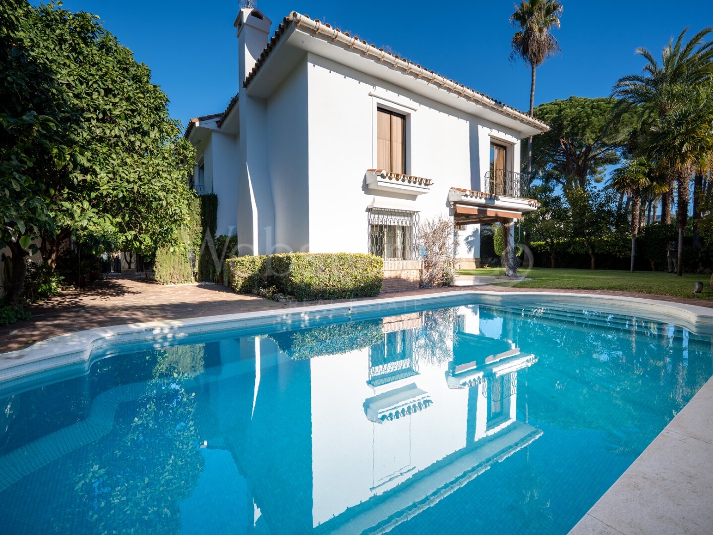 Villa La Fontana - Classical Luxury in Los Monteros