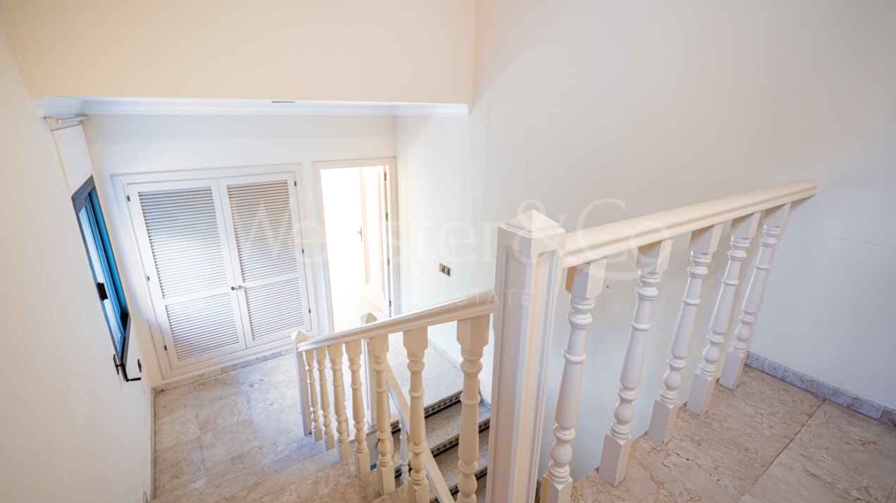 Villa La Fontana - Classical Luxury in Los Monteros