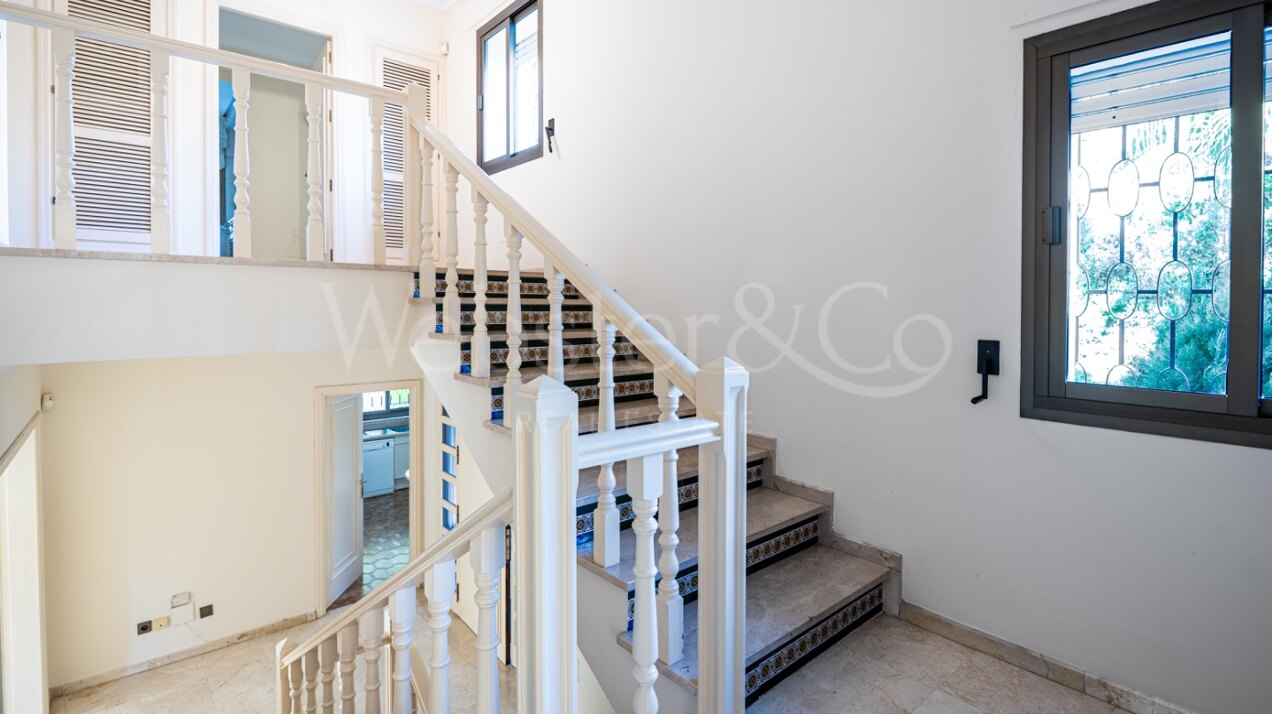 Villa La Fontana - Classical Luxury in Los Monteros