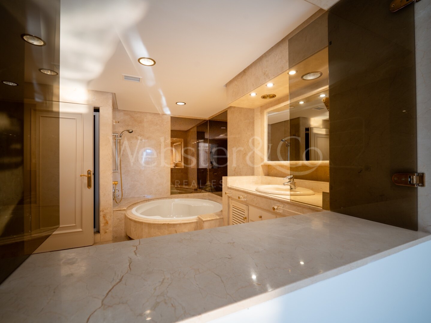 Villa La Fontana - Classical Luxury in Los Monteros