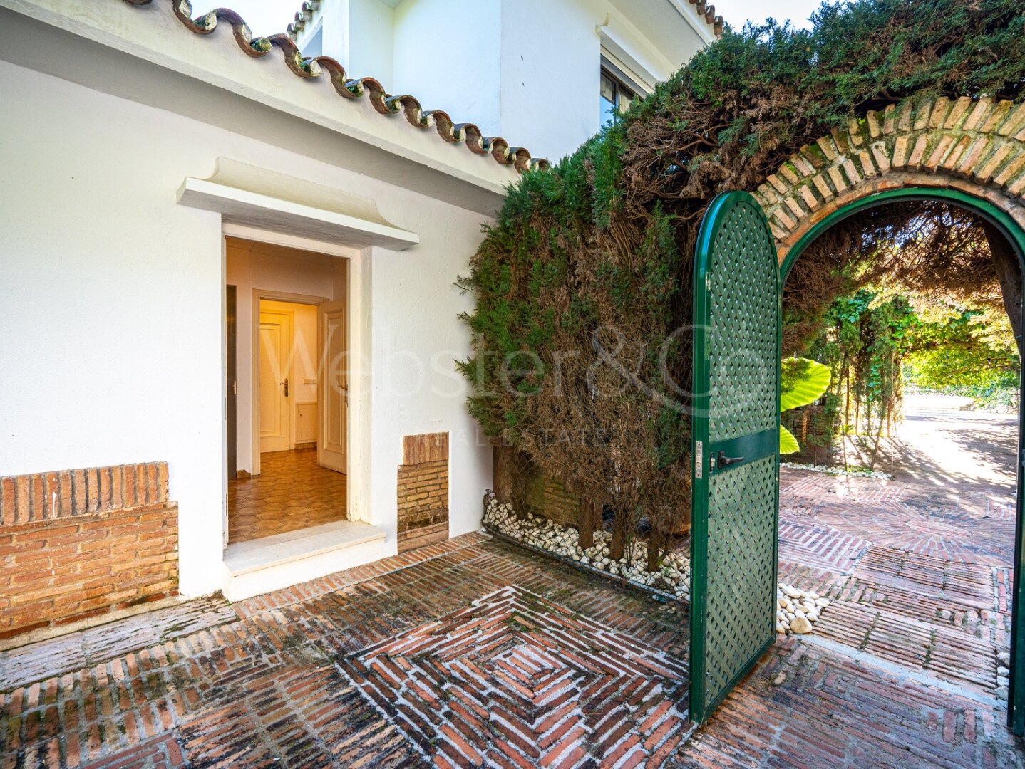 Villa La Fontana - Classical Luxury in Los Monteros