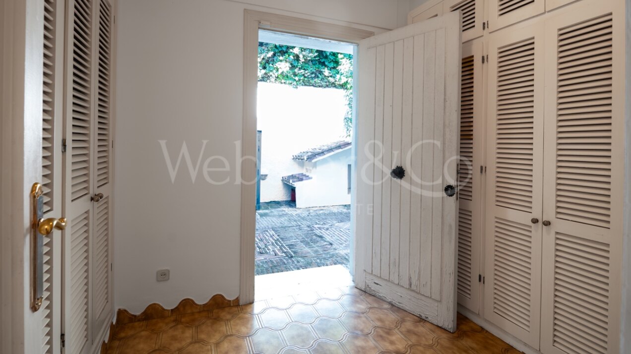 Villa La Fontana - Classical Luxury in Los Monteros