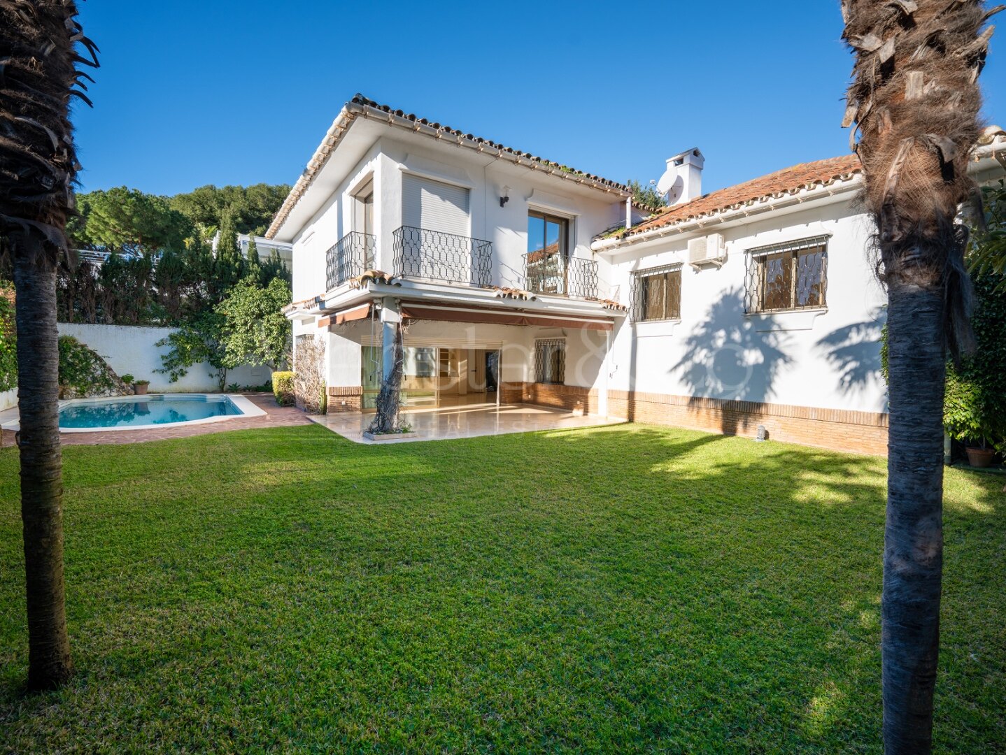 Villa La Fontana - Classical Luxury in Los Monteros