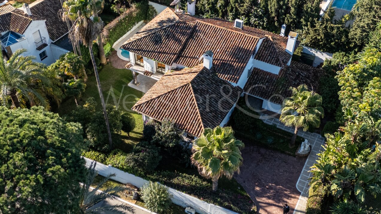 Villa La Fontana - Classical Luxury in Los Monteros