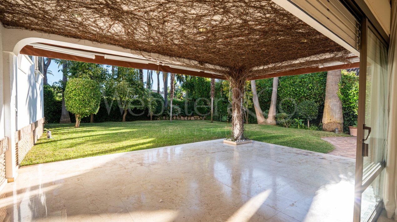 Villa La Fontana - Classical Luxury in Los Monteros