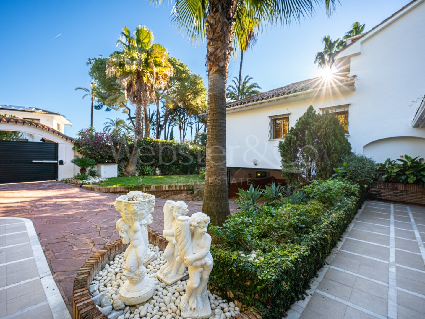Villa La Fontana - Classical Luxury in Los Monteros
