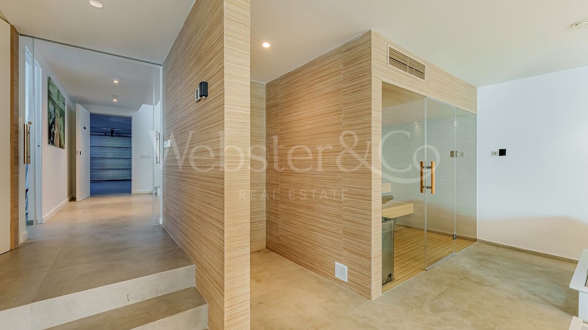 Villa Beach House 1 - Frontline on New Golden Mile