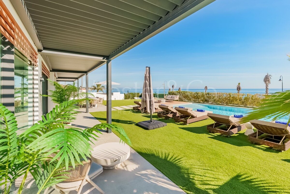 Villa Beach House 1 - Frontline on New Golden Mile