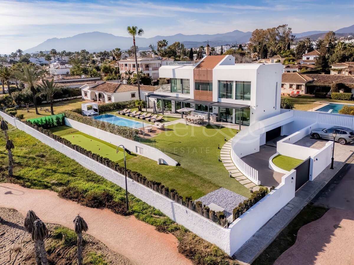 Villa Beach House 1 - Frontline on New Golden Mile