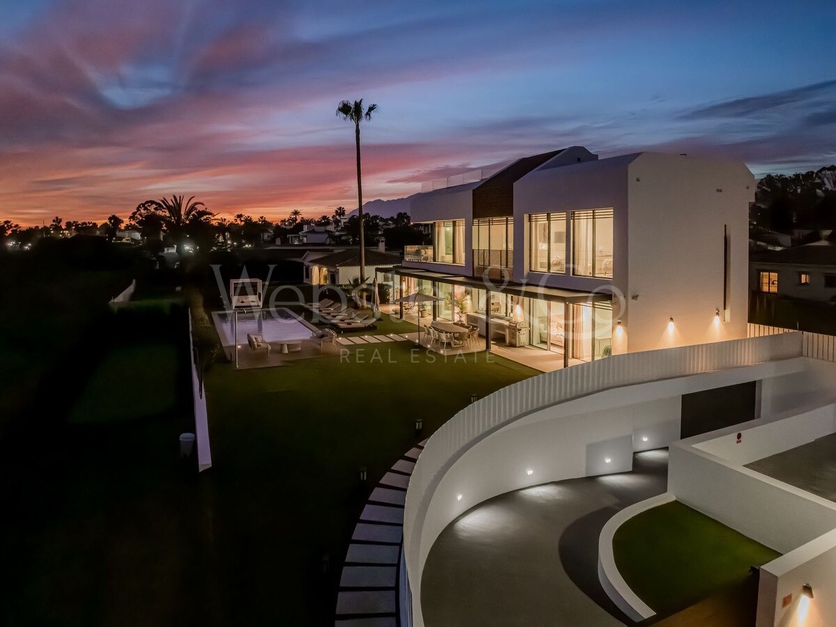 Villa Beach House 1 - Frontline on New Golden Mile