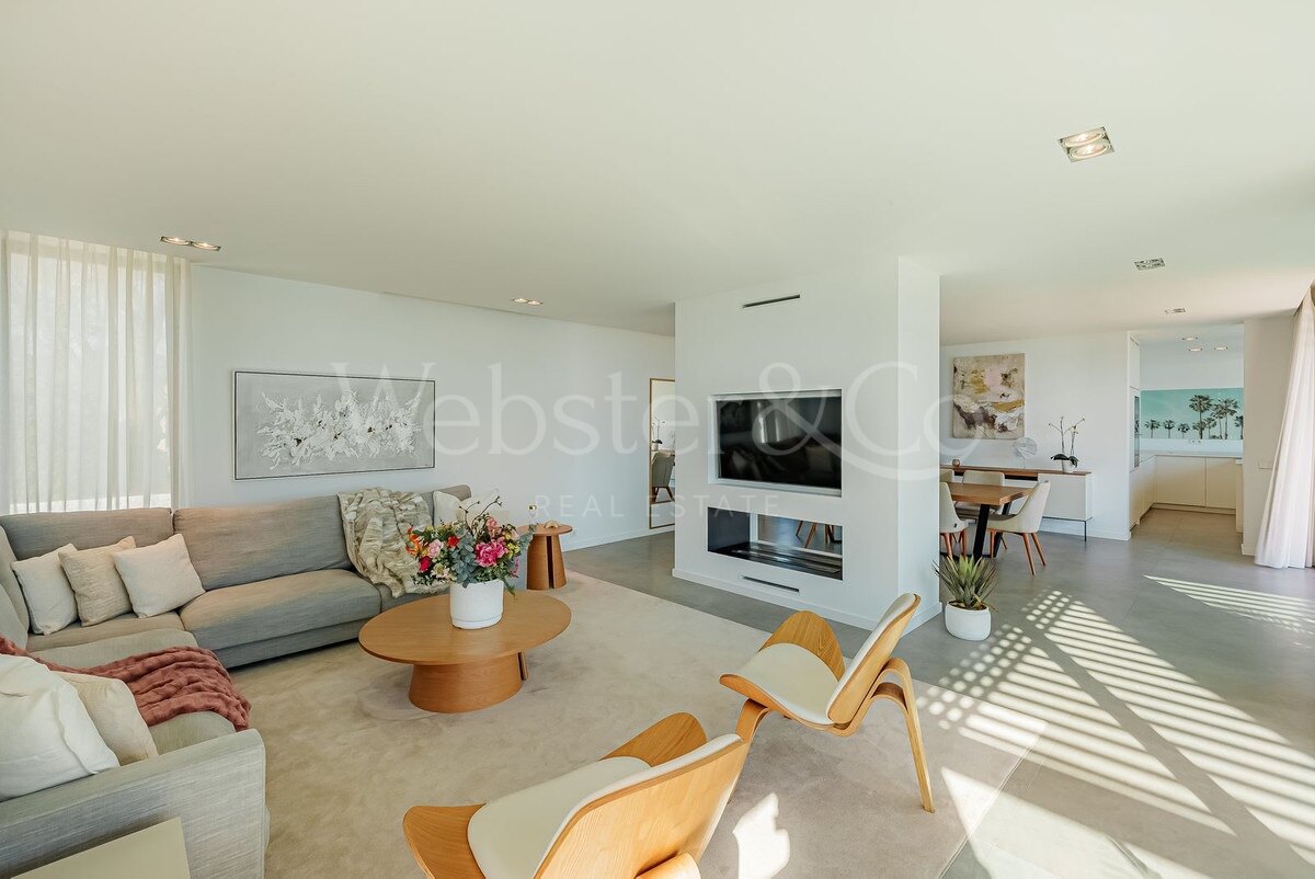 Villa Beach House 1 - Frontline on New Golden Mile