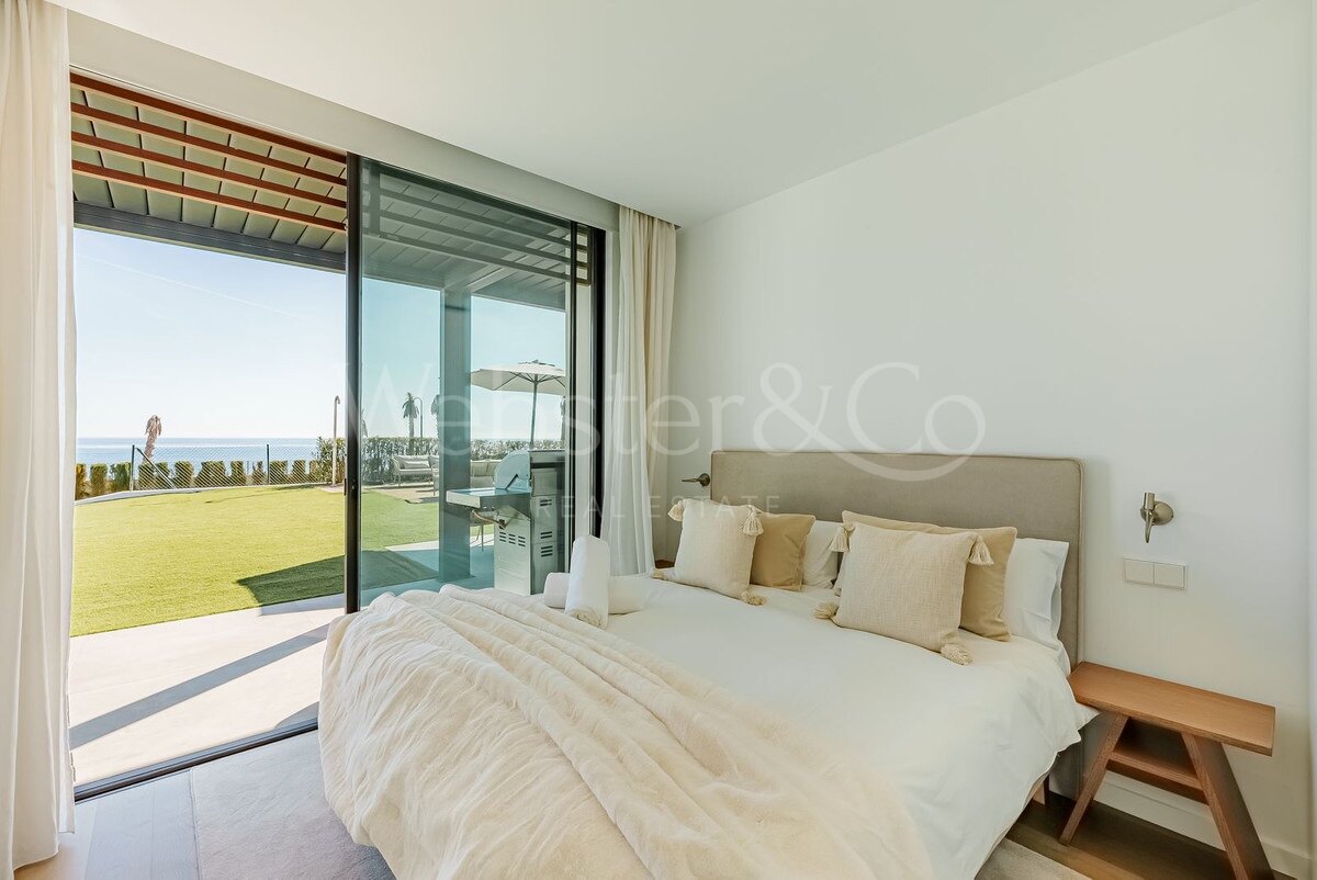 Villa Beach House 1 - Frontline on New Golden Mile