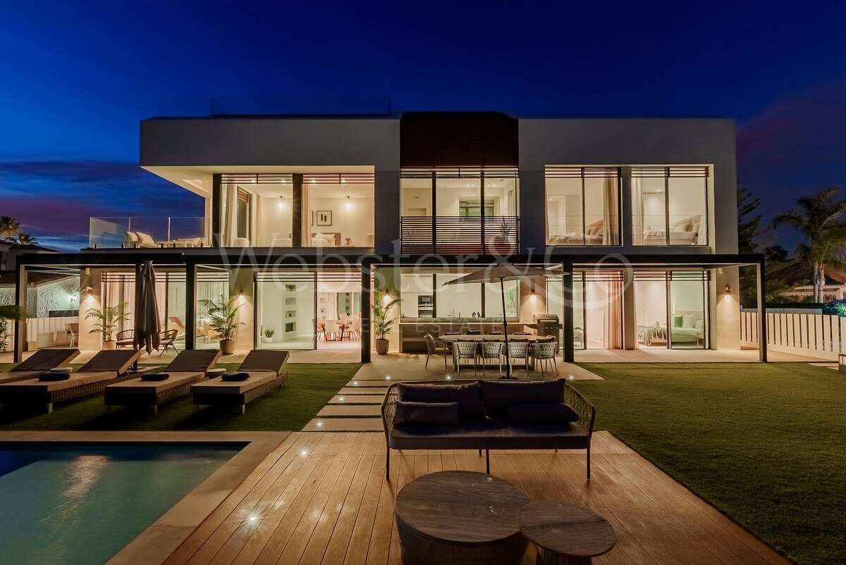 Villa Beach House 1 - Frontline on New Golden Mile