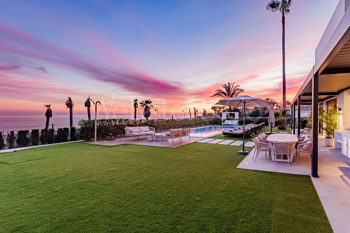 Villa Beach House 1 - Frontline on New Golden Mile