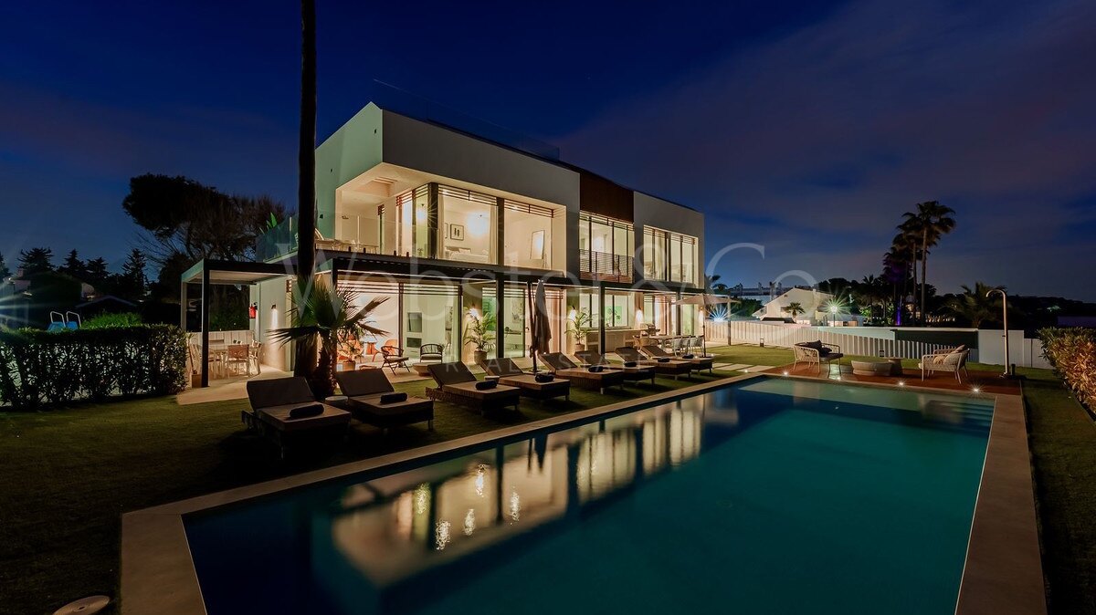 Villa Beach House 1 - Frontline on New Golden Mile