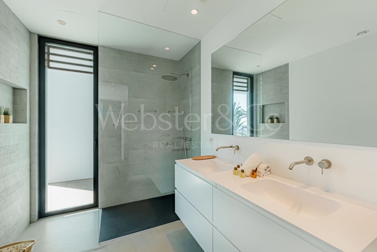 Villa Beach House 1 - Frontline on New Golden Mile