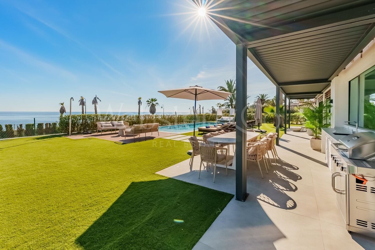 Villa Beach House 1 - Frontline on New Golden Mile