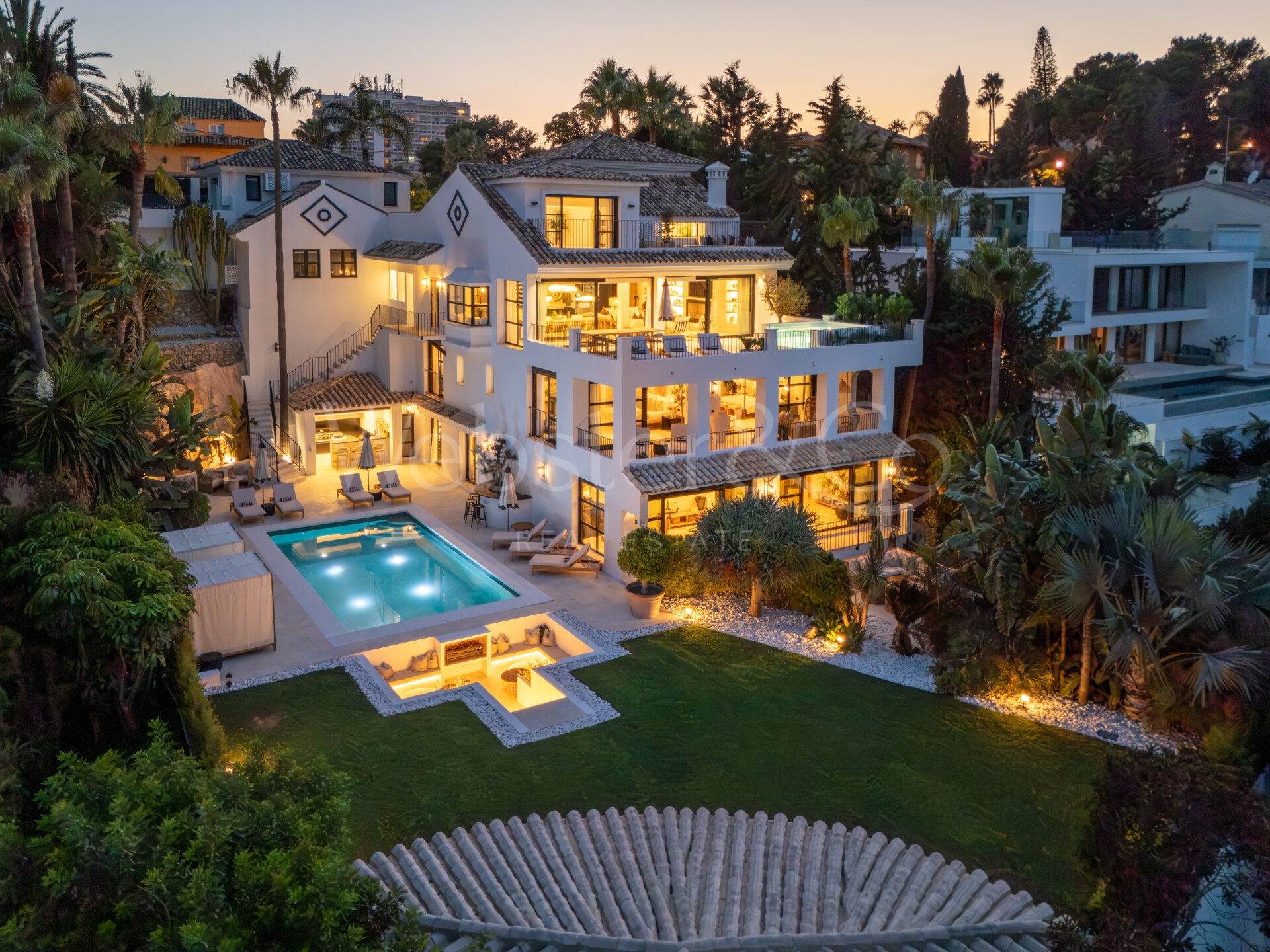 Villa Alba - Masterpiece Home in Nueva Andalucía