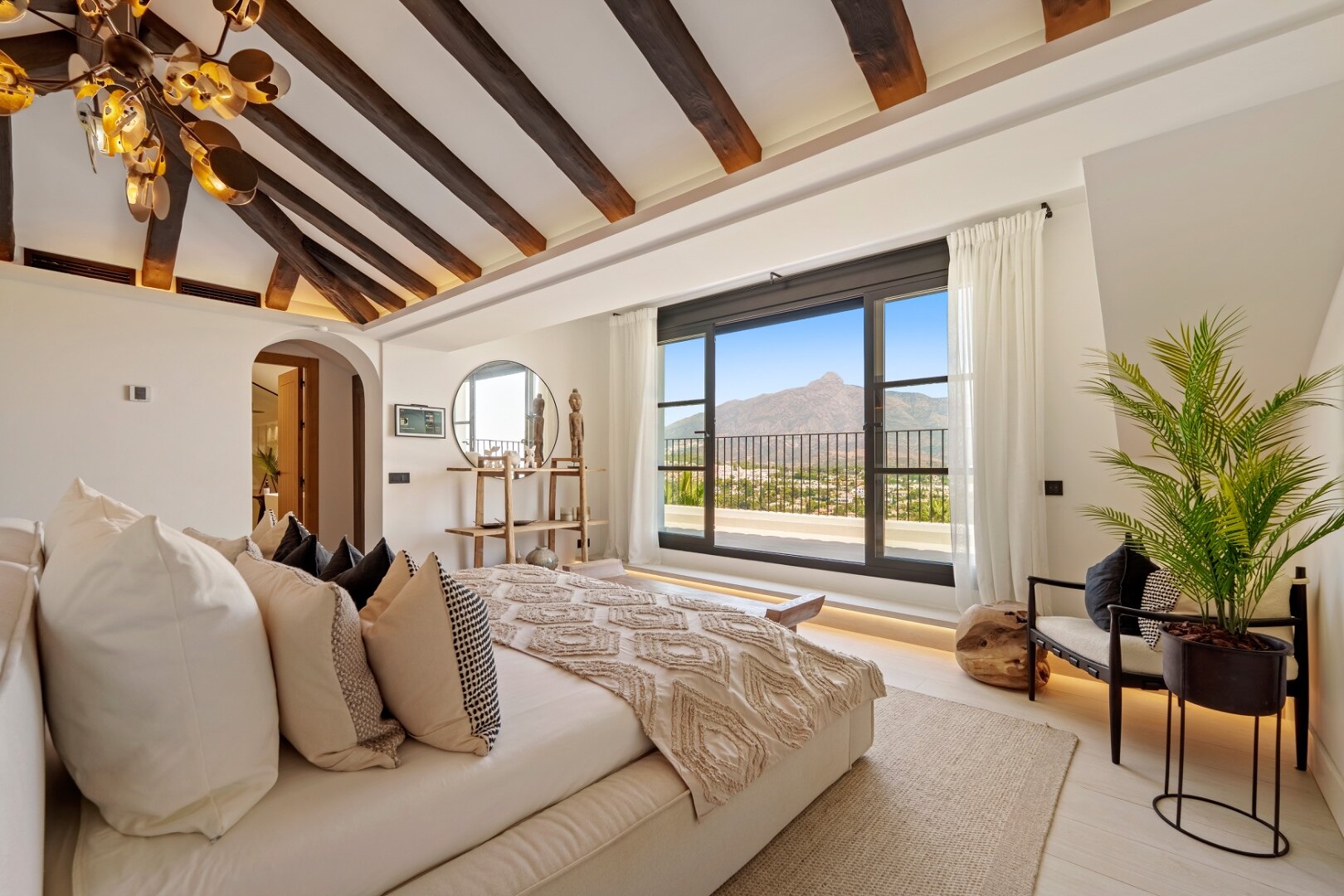 Villa Alba - Masterpiece Home in Nueva Andalucía