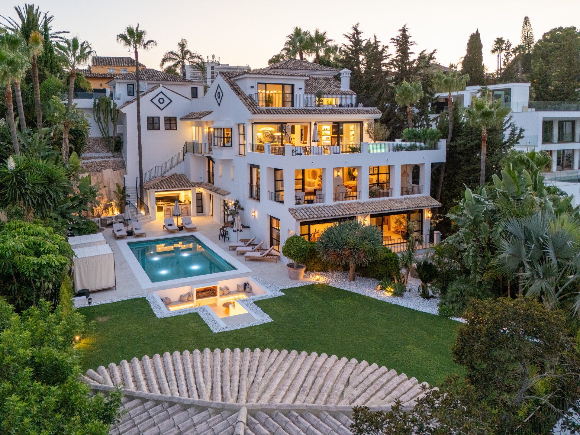 Villa Alba - Masterpiece Home in Nueva Andalucía