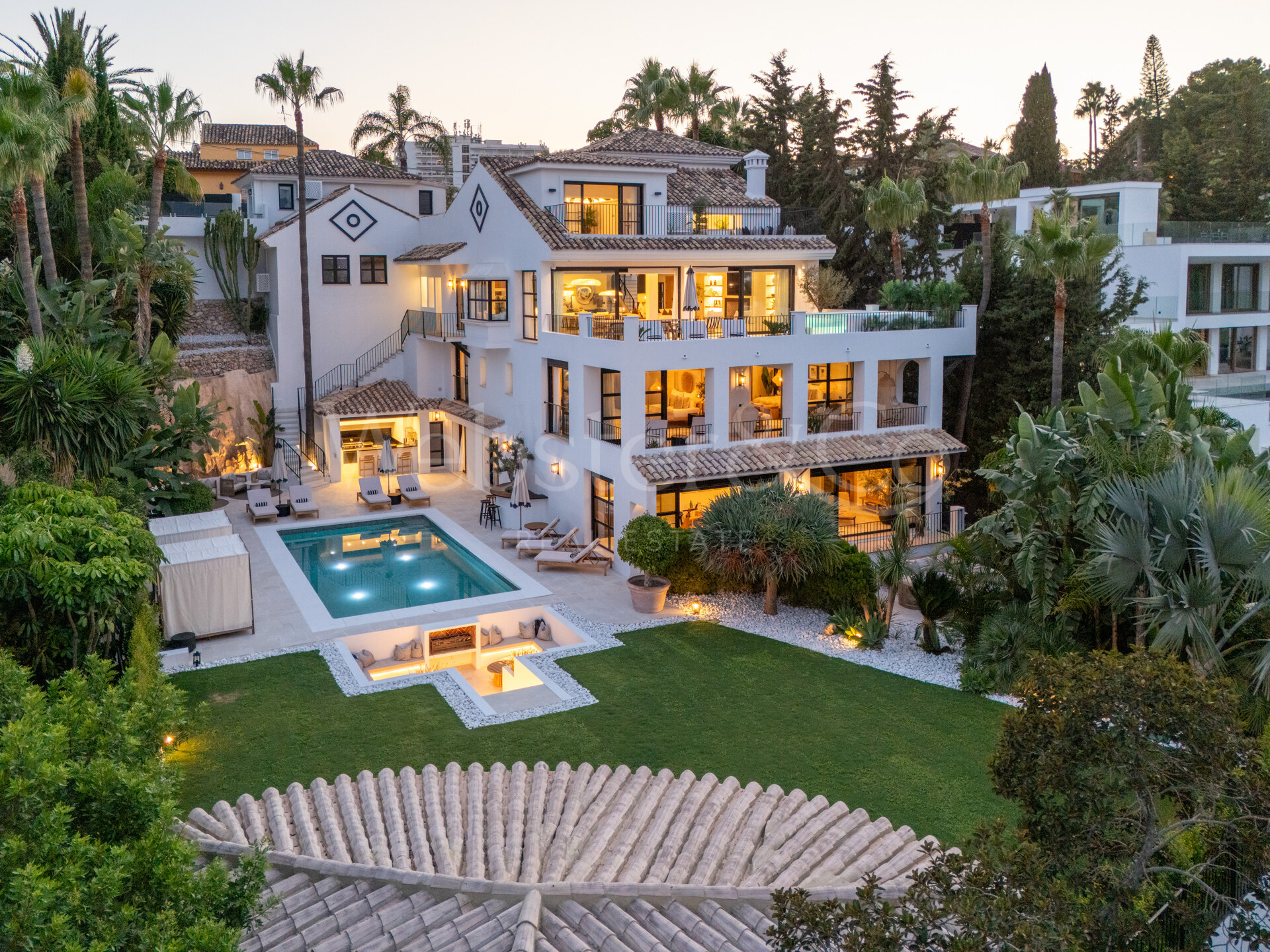 Villa Alba - Masterpiece Home in Nueva Andalucía