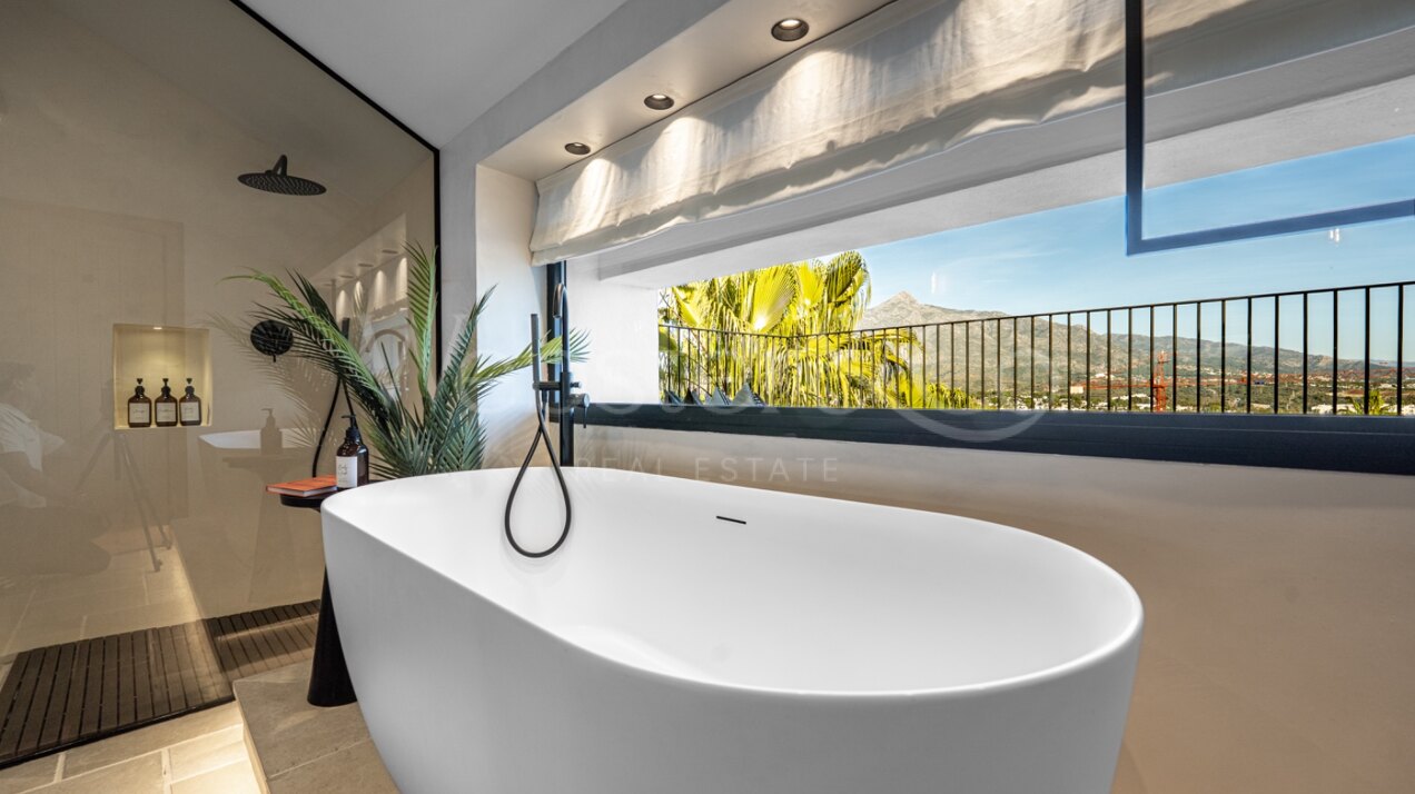 Villa Cielo Mar - Masterpiece Home, Nueva Andalucía