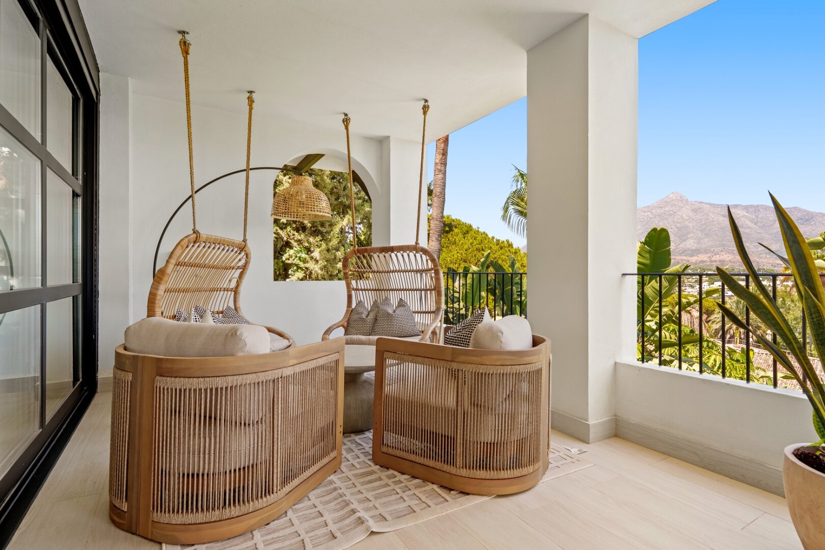 Villa Alba - Masterpiece Home in Nueva Andalucía