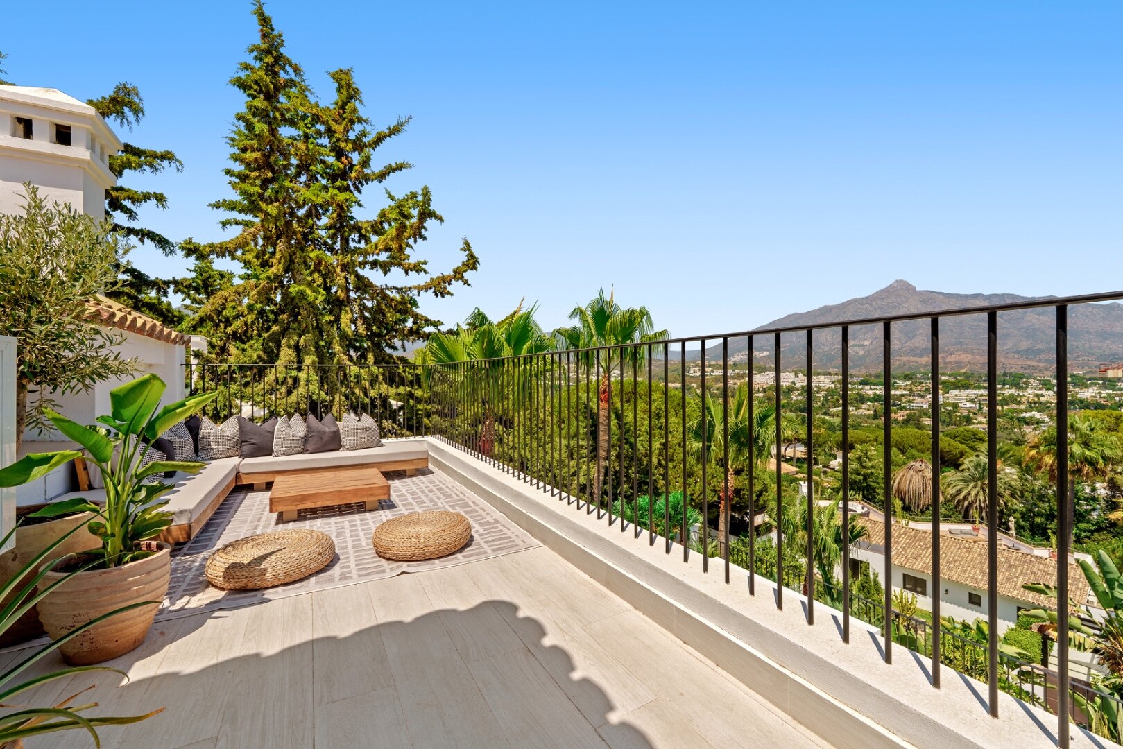 Villa Alba - Masterpiece Home in Nueva Andalucía