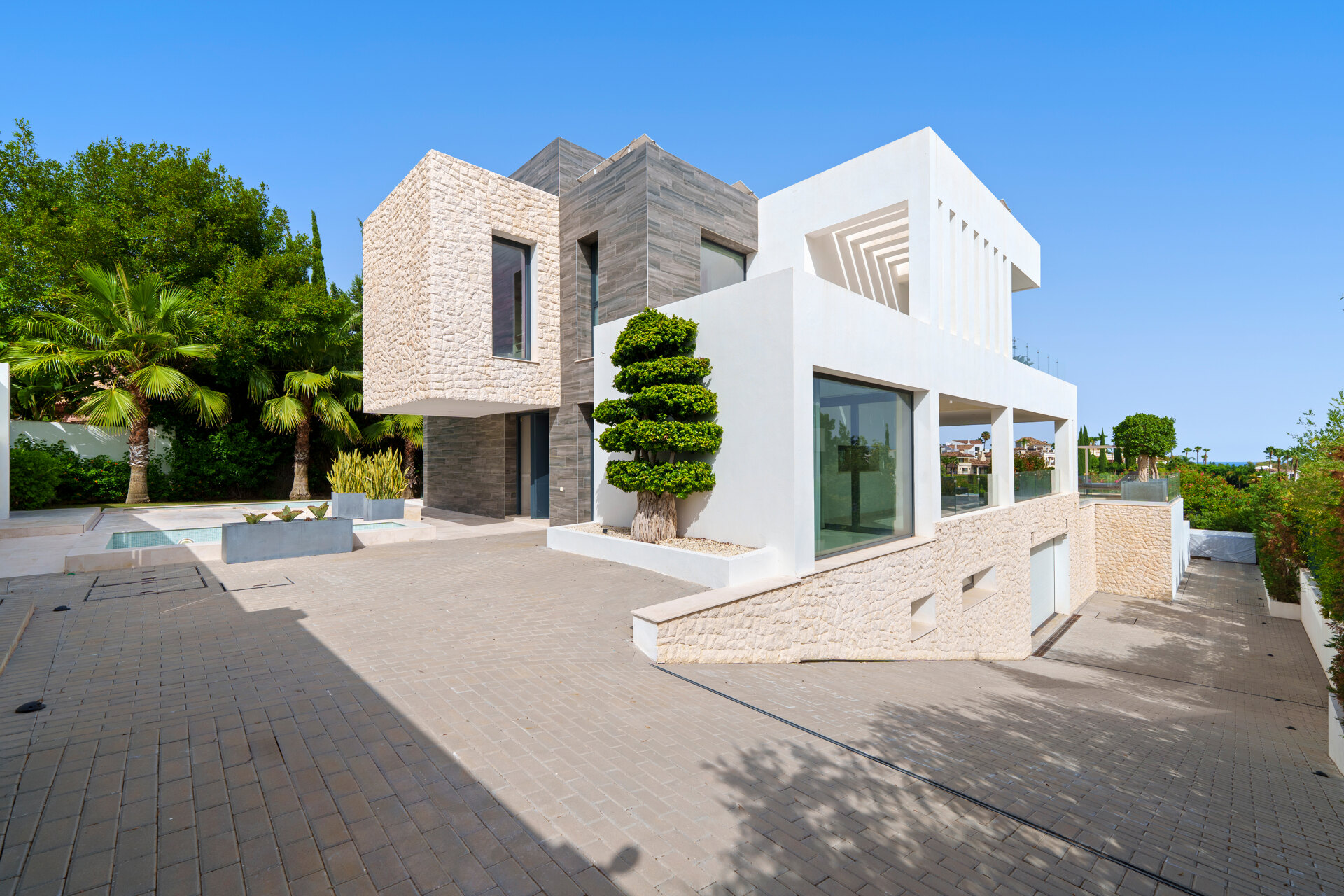 Leo 21B - Frontline Golf Villa in Nueva Andalucía